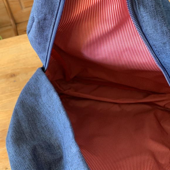 Like new with tag large Herschel backpack. - Picture 4 of 6